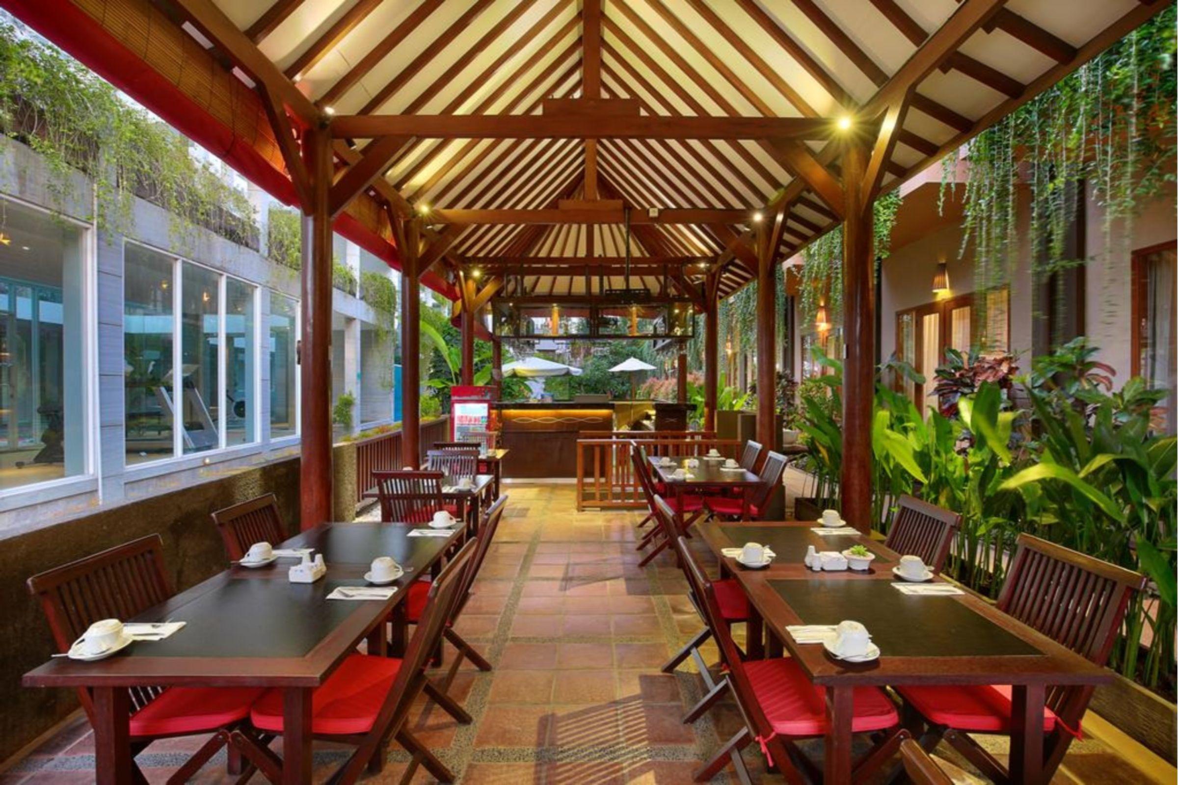 Bali Chaya Hotel Legian Buitenkant foto