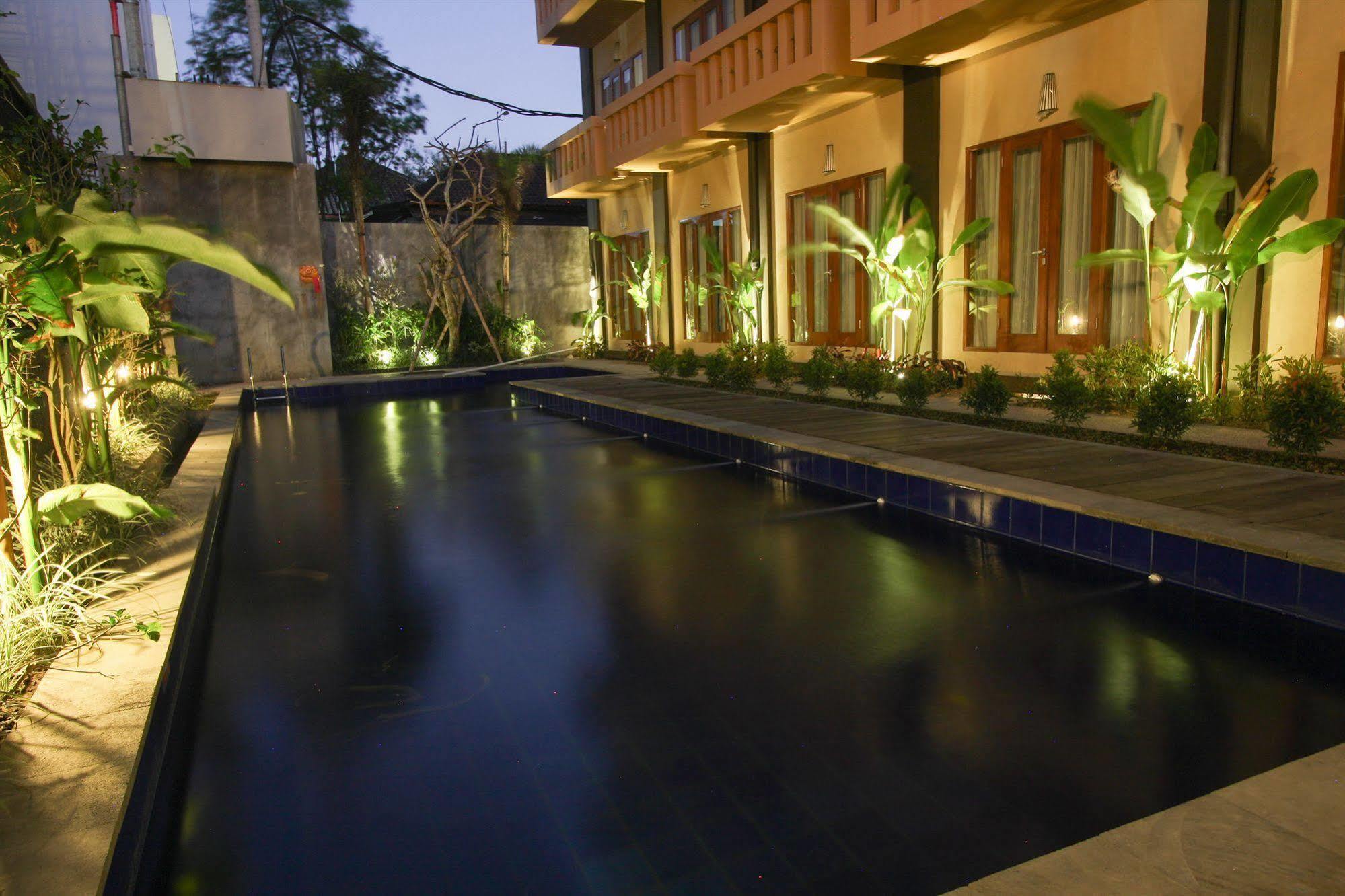 Bali Chaya Hotel Legian Buitenkant foto